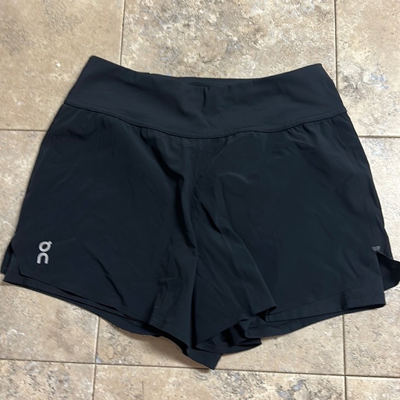 On Running Pants - ON Black Running Shorts Size S
